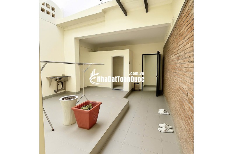 20 Triệu: NGUYÊN CĂN MẶT TIỀN QUẬN 1, CHỢ BẾN THÀNH, NHÀ MỚI 3 TẦNG 3 PHÒNG CÓ NỘI THẤT. 0933910039