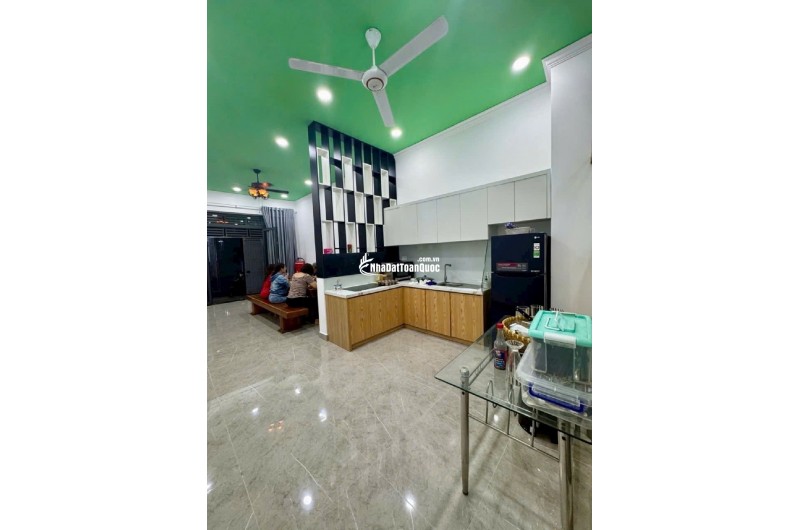 NHÀ MỚI ĐẸP - HẺM XE TẢI TCH08, TÂN CHÁNH HIỆP, QUẬN 12
 GIÁ CHỈ 4,450 TỶ - TẶNG FULL NỘI THẤT CAO CẤP