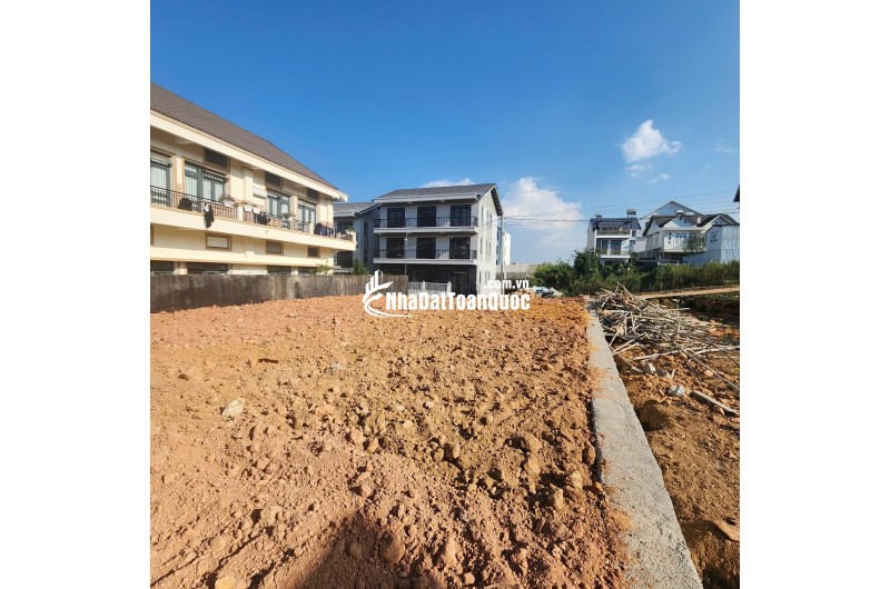 BÁN ĐẤT BIỆT THỰ VẠN HẠNH P. LÂM VIÊN - ĐÀ LẠT - 345M2, GẦN THUNG LŨNG TÌNH YÊU