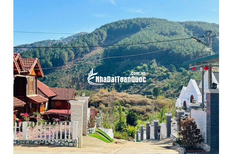 BÁN HOẶC CHO THUÊ BIỆT THỰ 420m2 - 3PN - SÁT DALAT, VIEW RỪNG THÔNG. LH:0909206662.