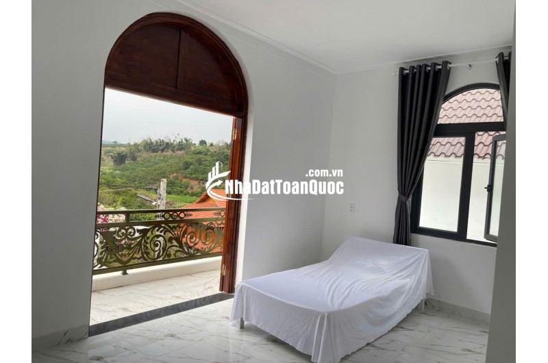 BÁN HOẶC CHO THUÊ BIỆT THỰ 420m2 - 3PN - SÁT DALAT, VIEW RỪNG THÔNG. LH:0909206662.