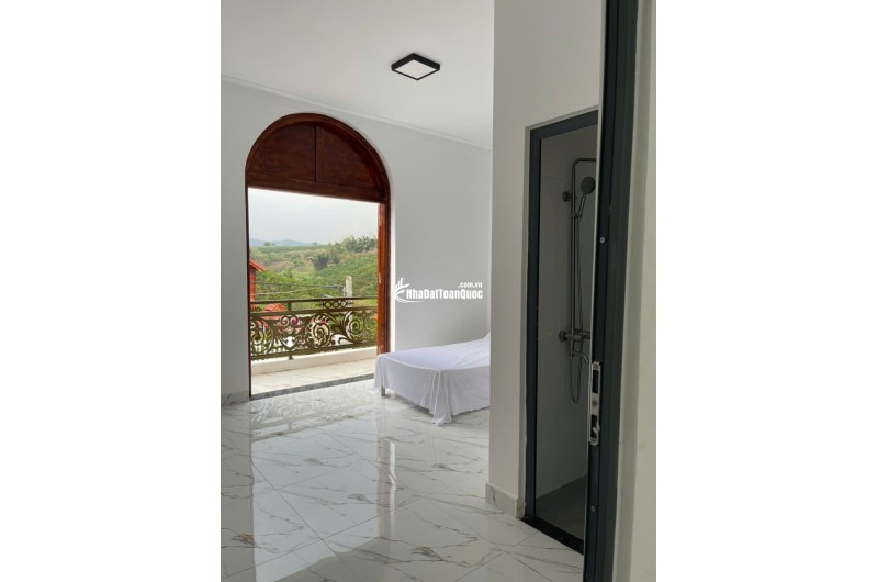 BÁN HOẶC CHO THUÊ BIỆT THỰ 420m2 - 3PN - SÁT DALAT, VIEW RỪNG THÔNG. LH:0909206662.