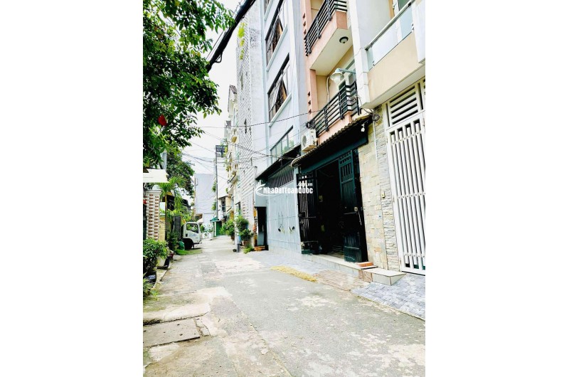 6 Tỷ nhỉnh: Nhà Quận 10 - ngay Bệnh Viện 115 - Xe hơi trong nhà 4 Tầng Ngang hơn 4m. VŨ 0933910039