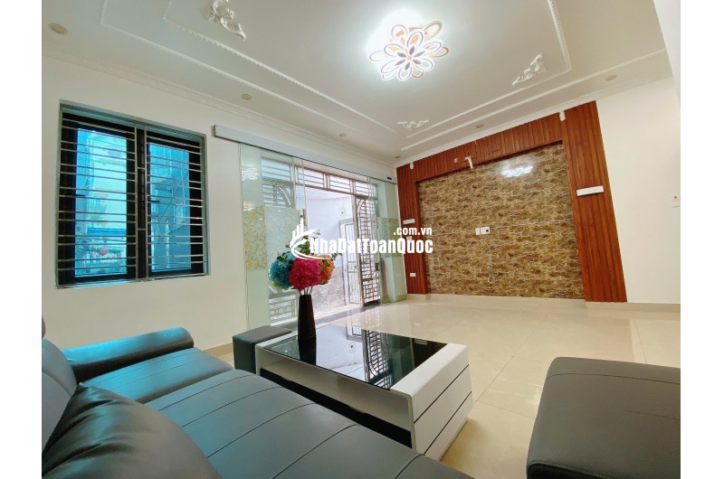 GỐC DÂN ĐỘC LẬP SÂN CỔNG ĐẸP HÀO KHÊ