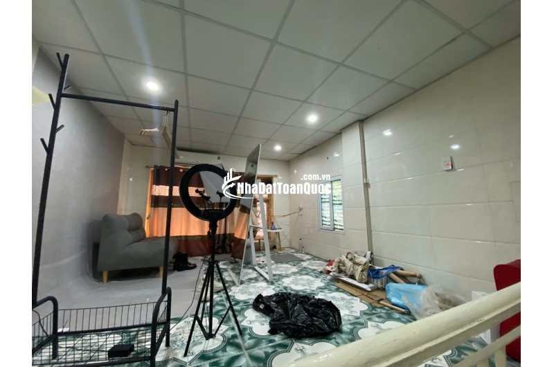 BÁN TIỆM QUẦN ÁO MẶT NGÕ HAI BÀ TRƯNG ( CÁT DÀI)