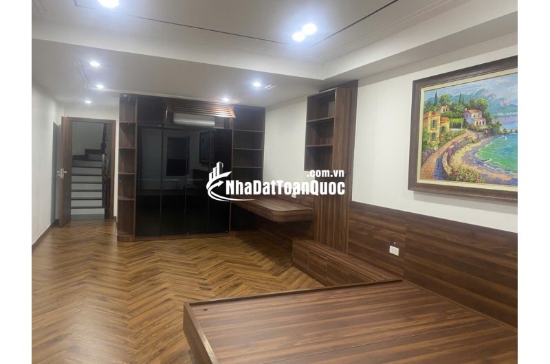 Chính chủ bán nhà Thạch Bàn 40m 6 tầng MT 4,5m ô tô, thang máy giá 8.9 tỷ