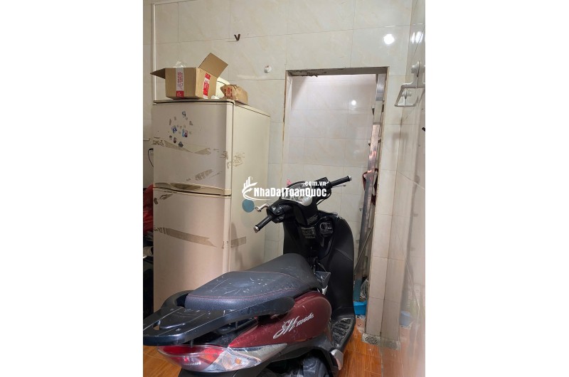 BÁN TIỆM QUẦN ÁO MẶT NGÕ HAI BÀ TRƯNG ( CÁT DÀI)