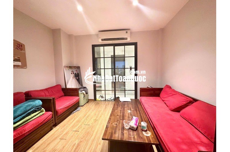 Bán nhà Cổ Linh 35m 7 tầng thang máy, lô góc, ô tô hơn 8 tỷ