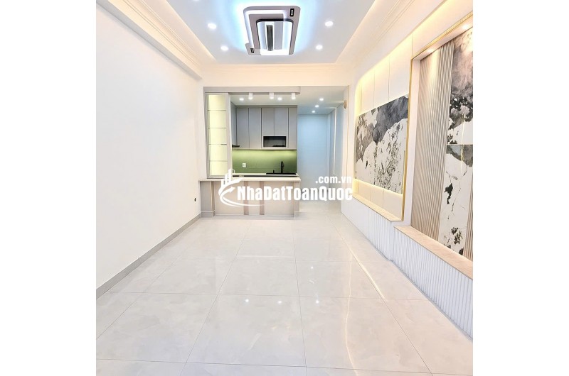 5 Tỷ nhỉnh- Hoàng Diệu Quận 4- nhà mới 100% ngang hơn 4m- 3 tầng 3 phòng đủ nội thất. VŨ 0933910039