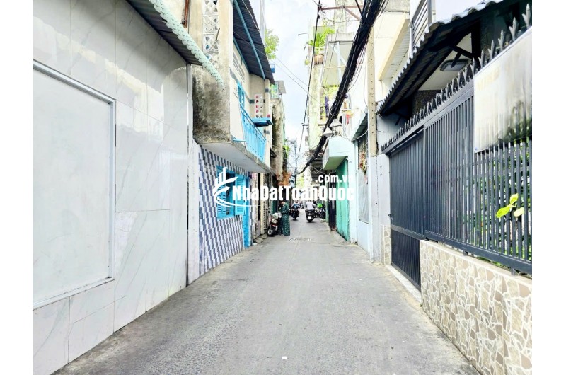 5 Tỷ nhỉnh- Hoàng Diệu Quận 4- nhà mới 100% ngang hơn 4m- 3 tầng 3 phòng đủ nội thất. VŨ 0933910039