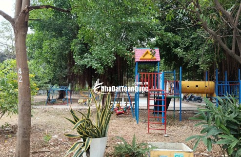 Chính chủ tự xấy,  cần bán gấp nhà LÔ GÓC 70m2 đường số 102 Quận 9 HXH ngủ trong nhà