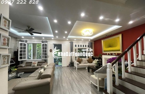 Hiếm! mặt phố Hồng Tiến – Long Biên  Lô góc 158m²  Giá 40 tỷ