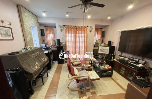 NHÀ HẦM 3 LẦU - VỊ TRÍ KINH DOANH SẦM UẤT - ĐƯỜNG SỐ 47, TÂN QUY, QUẬN 7