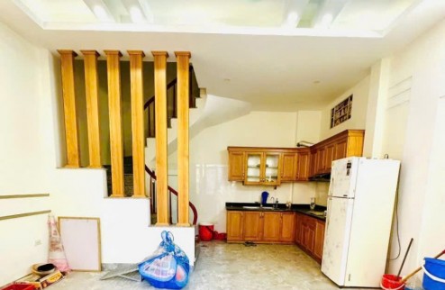 Bán nhà Lô góc, mặt ngõ, oto 4 chỗ qua cửa, 35m, 5 tầng, mặt tiền 5.2m!
