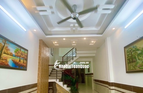 Bán nhà 64m², 4PN, 4WC, 3 tầng, Q.9, 7,05  tỷ, sổ hồng