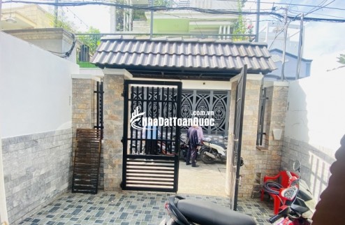 Bán nhà mặt phố Q.2, đường Số 16, Bình Trưng Đông. DT 73m2, 2 tầng, 3PN. Sổ hồng, giá 5.69 tỷ. LH: 0933125879