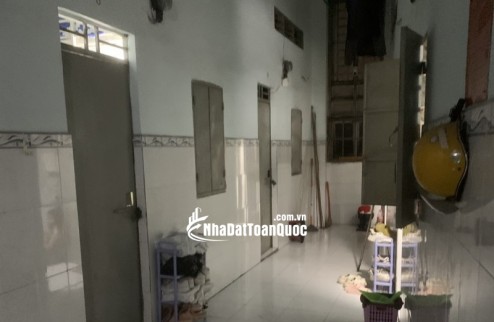 Bán nhà mặt phố Linh Xuân, Thủ Đức, DT 230m2, 2 tầng, 19 phòng, SH, giá 9.35  tỷ. LH: 0933125879