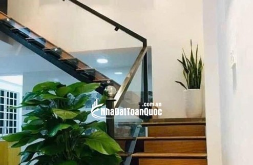 Cần bán nhà mặt tiền Nguyễn Chí Thanh - Hải Châu, 82 m2, 3  tầng, giá hơn 8 tỷ