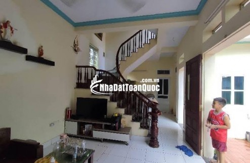 Bán nhà ngõ Yên Duyên, Hoàng Mai, HN. DT 1135m2, 2 tầng, 3PN, sổ đỏ chính chủ. Giá 10 tỷ. LH: 0989993208