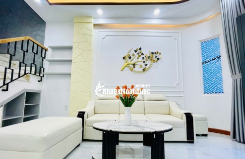 Bán nhà 3 tầng, mới tinh. Tặng Full nội thất - Ngay Trung tân Quận 10 - Vào ở ngay
