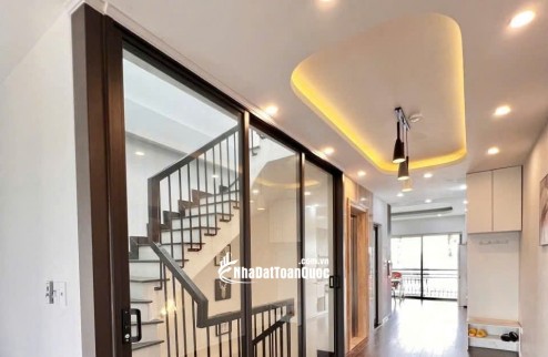 NHÀ ĐẸP- GIÁ TỐT - Vị Trí Đắc Địa Tại Khu Đấu Giá Ngõ Cổng Kiến Hưng, Hà Đông DT 50m2x 7T giá 16.3 tỷ