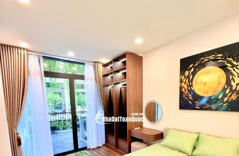 BÁN NHÀ PHÚ NHUẬN- MẶT TIỀN NGUYỄN TRỌNG TUYỂN- 4 TẦNG 3 PHÒNG NGỦ NỘI THẤT NGHỈ DƯỠNG: Nhỉnh 7 Tỷ