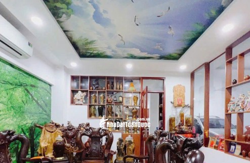 Nhà 3/2 quận 10 giá chỉ 32 tỷ, phong thủy tốt hốt ngay