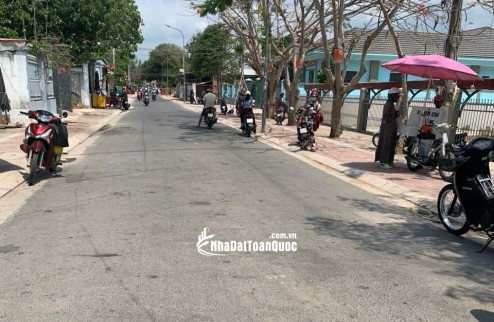 ĐẤT MT TẠI THỦ PHỦ DU LỊCH XÃ HỒ TRÀM TPHCM, 291M2 TC 235,9M2 SHR 5.1TỶ. LH:0914377376.