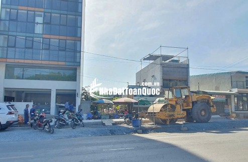 BÁN ĐẤT MẶT TIỀN HOÀNG HỮU NAM, PHƯỜNG TÂN PHÚ, DT 180M THỔ CƯ, SHR, 15.9 TỶ LH:0965155704