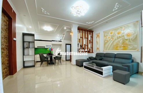 GỐC DÂN ĐỘC LẬP SÂN CỔNG ĐẸP HÀO KHÊ