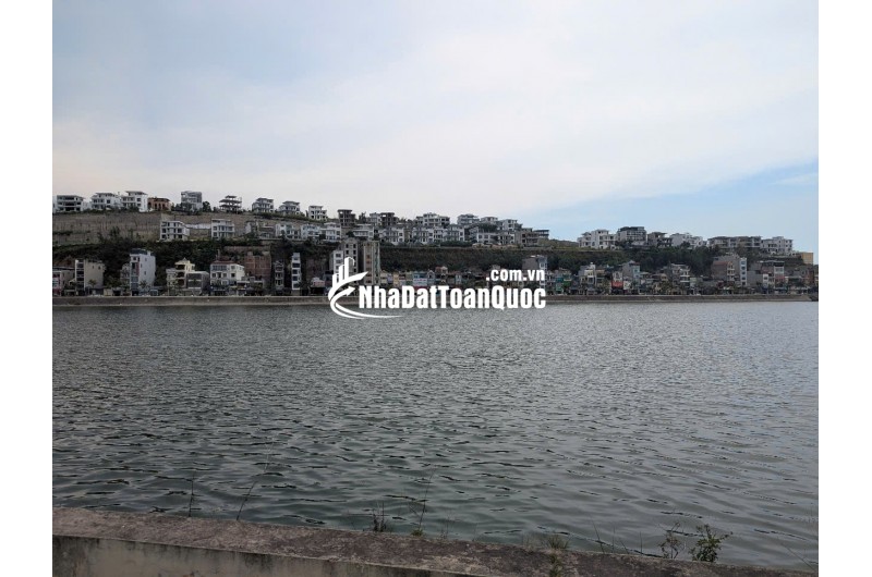 BÁN LÔ ĐẤT ĐẸP XÂY KHÁCH SẠN MẶT ĐƯỜNG HÙNG THẮNG VIEW HỒ DỰA NÚI VỊ TRÍ ĐẮC ĐỊA