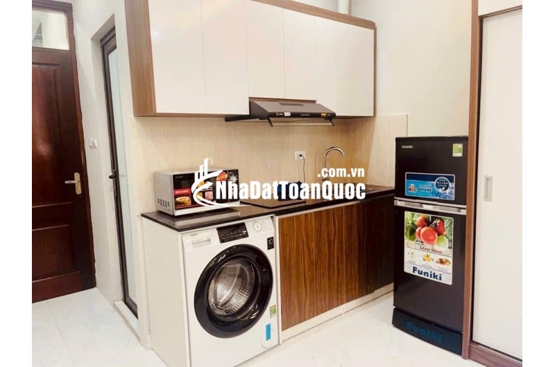Bán căn CCMN 60m, 10 phòng khép kín full đồ, thang máy êm ru, dòng tiền ổn định, vài bước ra phố, khu Bách -  Kinh - Xây
