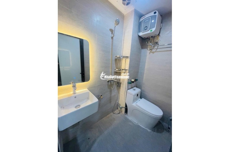 Bán căn CCMN 60m, 10 phòng khép kín full đồ, thang máy êm ru, dòng tiền ổn định, vài bước ra phố, khu Bách -  Kinh - Xây