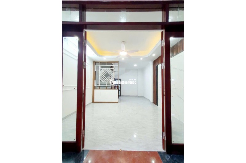 NHÀ ĐẸP MỚI TINH . Cổ Nhuế - Bắc Từ Liêm 35m 6 tầng mặt tiền 4,3m 7,25 tỷ 
sổ đỏ vuông vắn cất két .