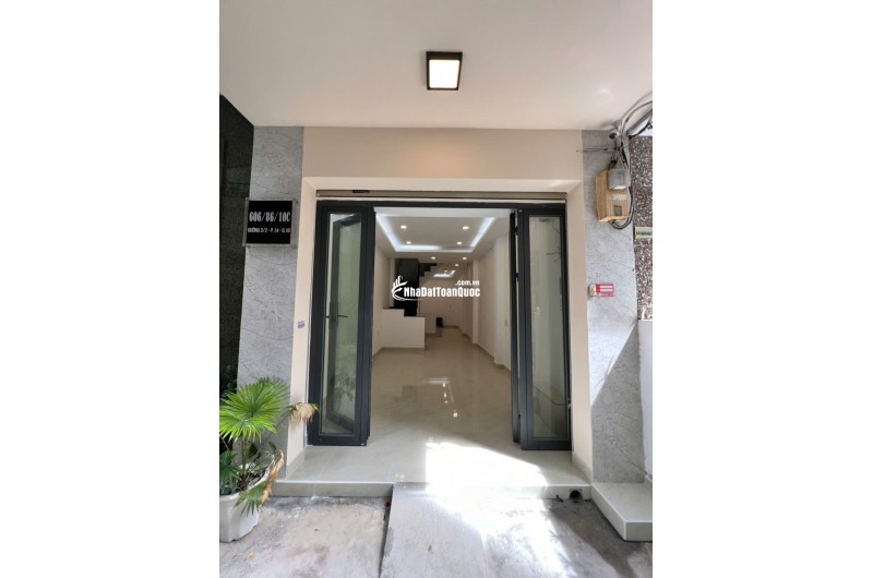 Bán nhà đúc 2 lầu hẻm 606 Đường 3 Tháng 2, P14 Q10 ngay trung tâm SG