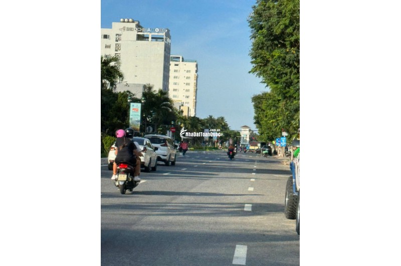 + Nhà 2 tầng kinh doanh, mặt tiền đường châu thị vĩnh tế, khu phố đi bộ và ẩm thực đông vui 24/24h.