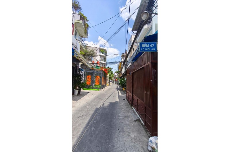 Nhà kế gần Lê Trọng Tấn, TKTQ- 75m2- 2 tầng - giá chỉ 5,x tỷ
