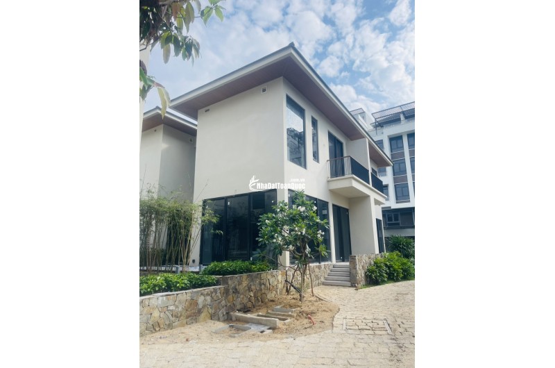 L'aurora Phu Yen Dự án nghỉ dưỡng 5* đầu tiên ở Phú Yên sở hữu vị trí đắc địa 4 mặt tiền đường sát biển.