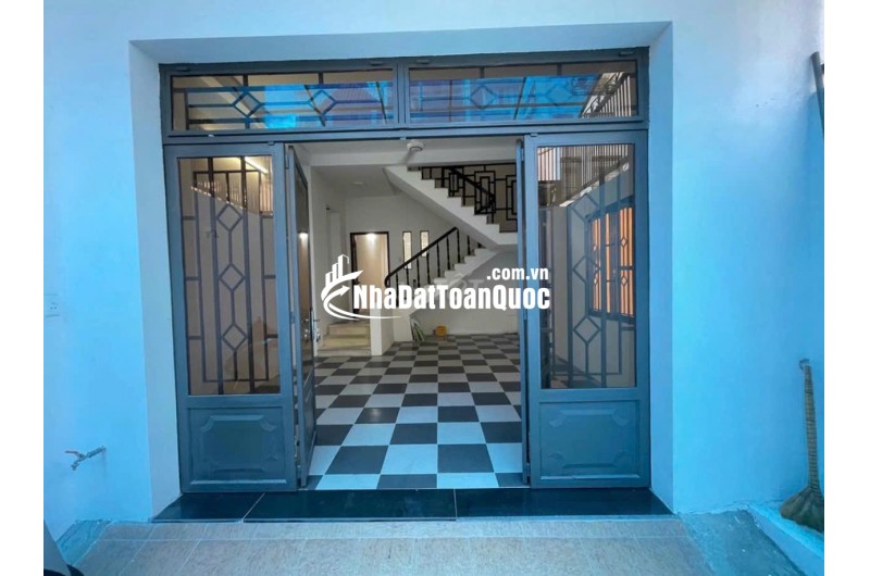 Bán nhà 1 trệt 2 lầu 1 sân thượng số 12 Đồng Nai P2 Q Tân Bình