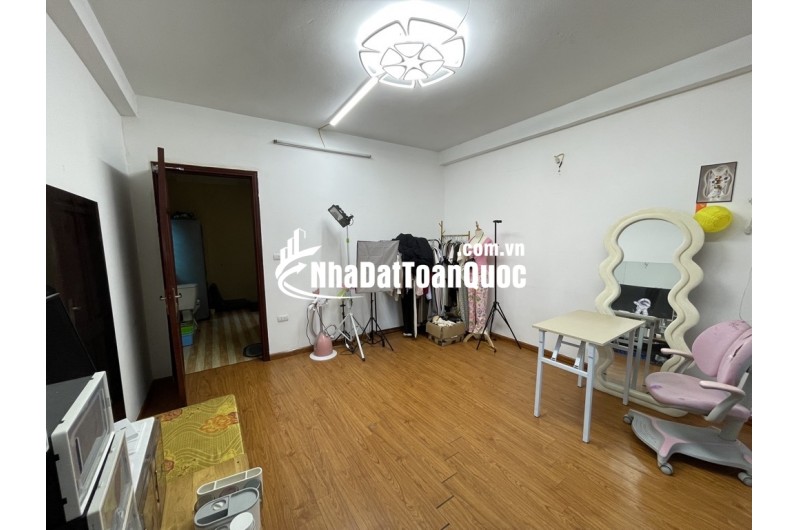 Nhà Mỹ Đình, lô góc, dân xây 40m2, 5 tầng, chào 7.1 tỷ có thương lượng