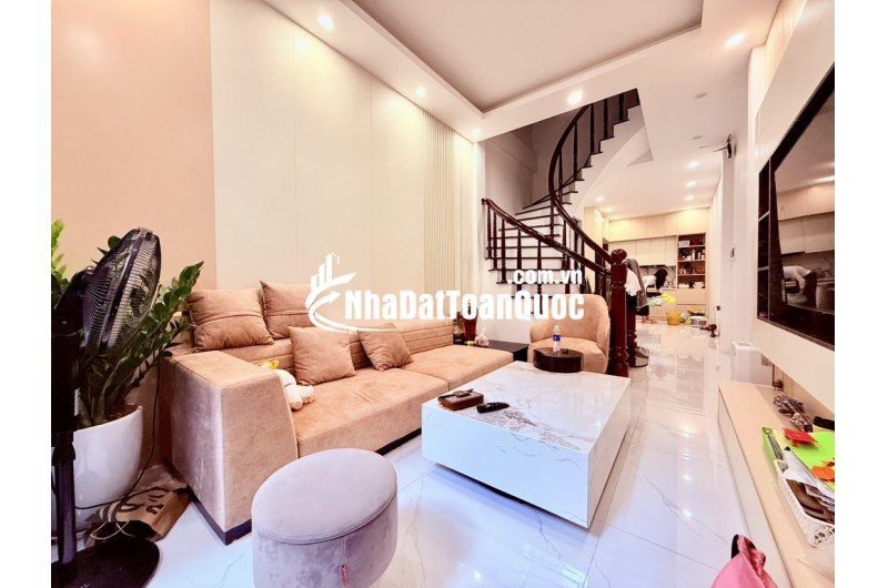  KHÂM THIÊN – NHÀ ĐẸP – CẠNH TRƯỜNG HỌC – 41M – 4 TẦNG – 8,8 TỶ 