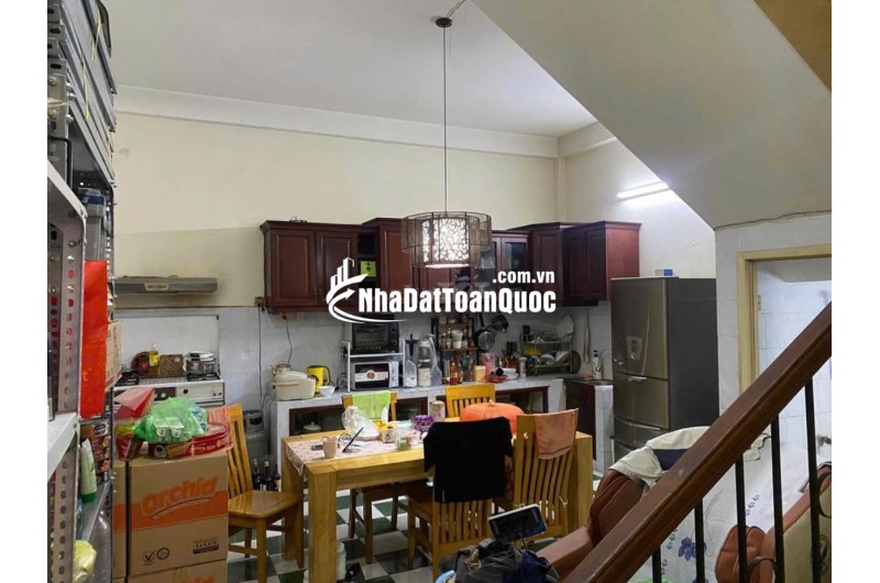 Bán nhà MT Trương Hoàng Thanh P12 Tân Bình 2 lầu (4PN, 3WC)