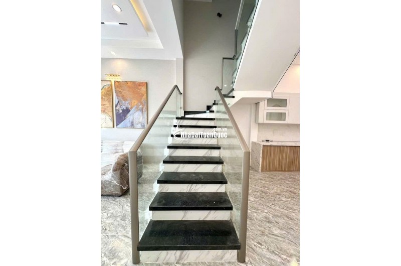 NHÀ 1 TRIỆT 1 LẦU - Mt ĐƯỜNG 8M - HOÀN CÔNG MỚI 100% CÁCH BÌNH CHÁNH 20P CHỈ 2 TỶ 5