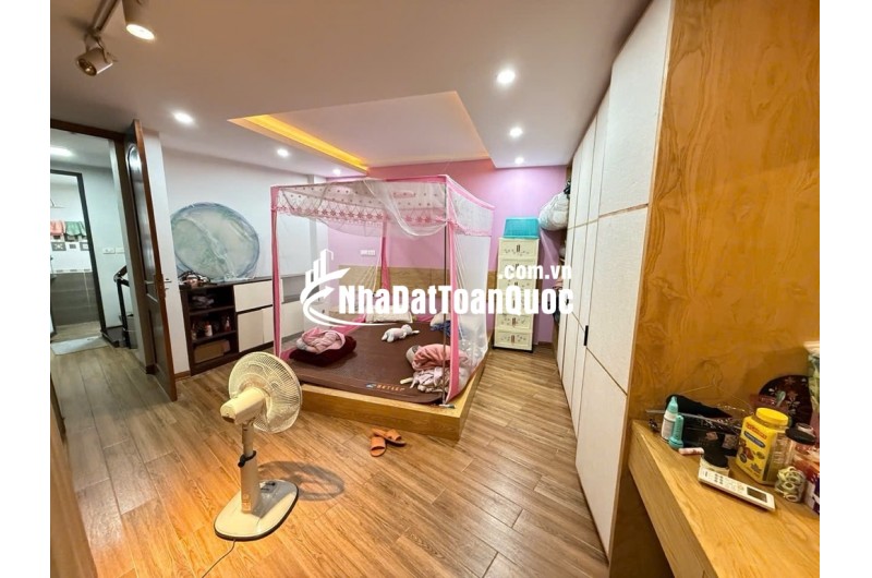 NHÀ ĐỐNG ĐA - MẶT NGÕ THÔNG - OTO ĐỖ CỬA - KINH DOANH ĐỈNH
