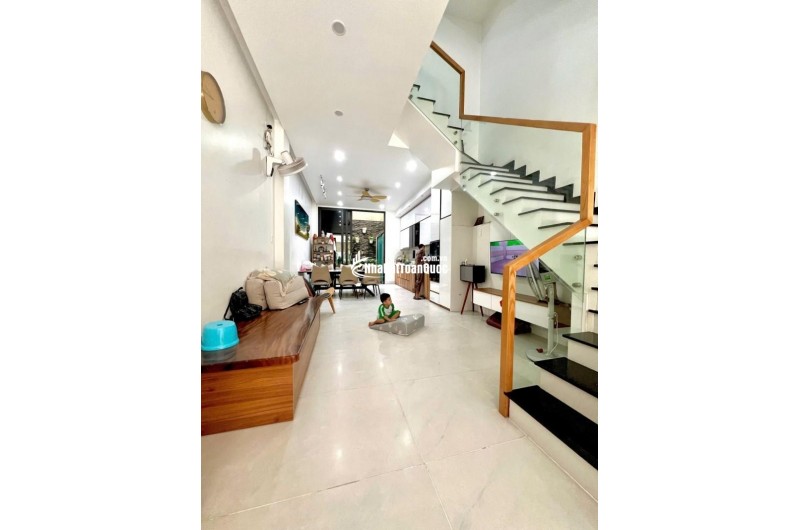 Bán Nhà - Tân Phú – 74m² - Mới Đẹp - Gần Aeon -  A4 - 4 T - 4PN - HXH - 9.x Tỷ