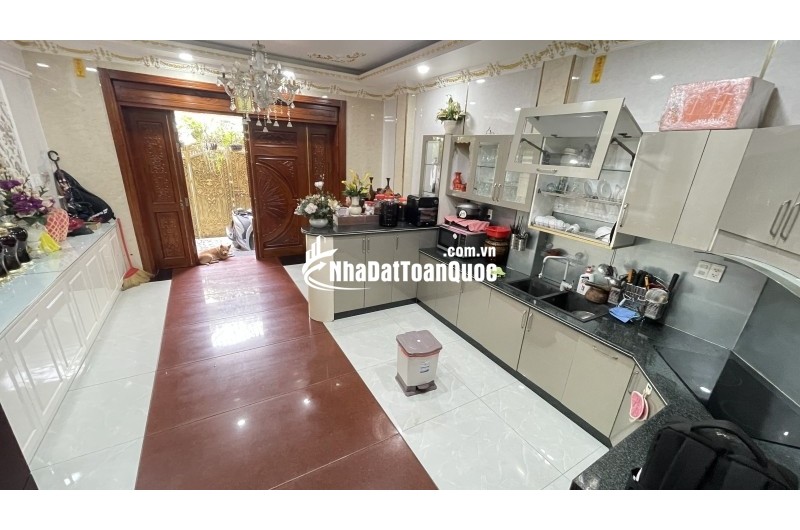 Bán nhà mặt phố 4 tầng, 100m2 đường Số 26, Tăng Nhơn Phú A, Q.9. Sổ hồng, giá 9.85  tỷ. LH: 0933125879