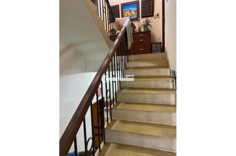 Bán nhà MT Trương Hoàng Thanh P12 Tân Bình 2 lầu (4PN, 3WC)