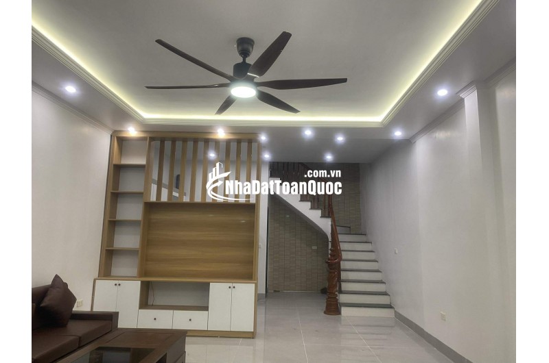 Cần tiền bán nhà 3 tầng Gia Lâm - Hà Nội, giá 6.3 tỷ