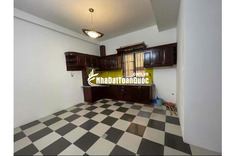 Bán nhà 1 trệt 2 lầu 1 sân thượng số 12 Đồng Nai P2 Q Tân Bình