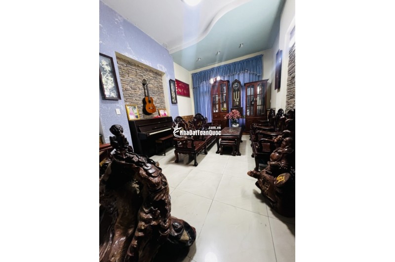 Bán nhà mặt phố Số 1, An Phú, Q.2: 4x20m, 4 tầng, 4PN, Sổ hồng, giá 15.75  tỷ. LH: 0933125879